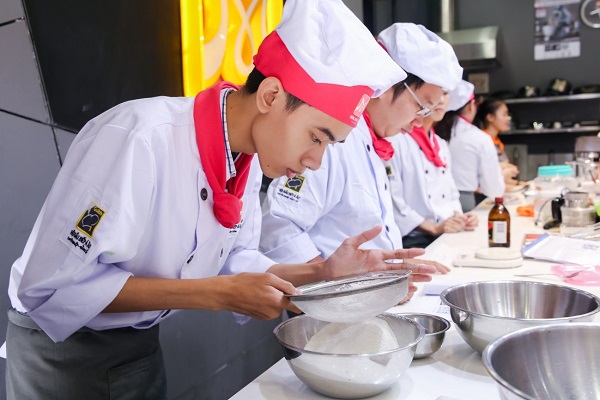 hoc-vien-thuc-hanh học viên thực hành