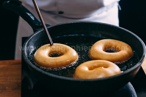 ky-thuat-chien-dougnut kỹ thuật chiên Dougnut