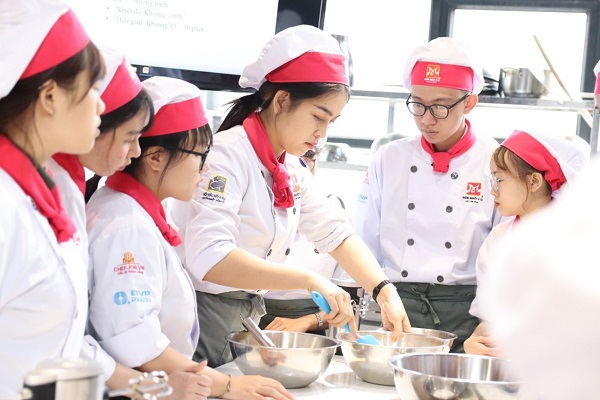 thuc-hanh-lam-banh-pia thực hành làm bánh Pía