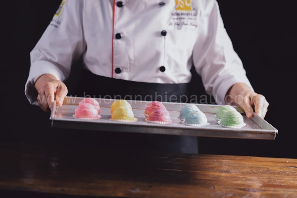 thuc-hanh-lam-banh-tai-lop thực hành làm bánh tại lớp