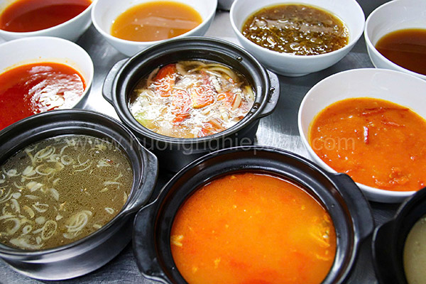 hoc-lam-cot-lau-mang-chua học làm cốt lẩu măng chua
