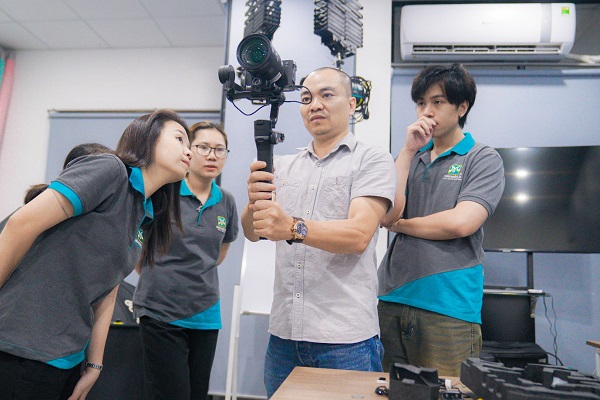 hoc-quan-ly-san-xuat-truyen-thong học quản lý sản xuất truyền thông