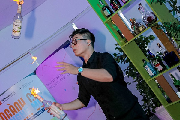 khoa-hoc-flair-bartending khóa học flair bartending