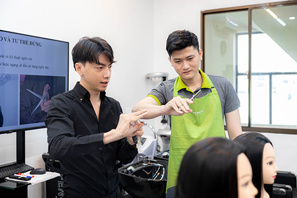 barber-thumbnail lớp barber thumb