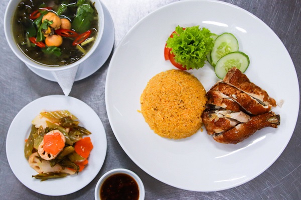 hoc-lam-com-ga-xoi-mo học làm cơm gà xối mỡ