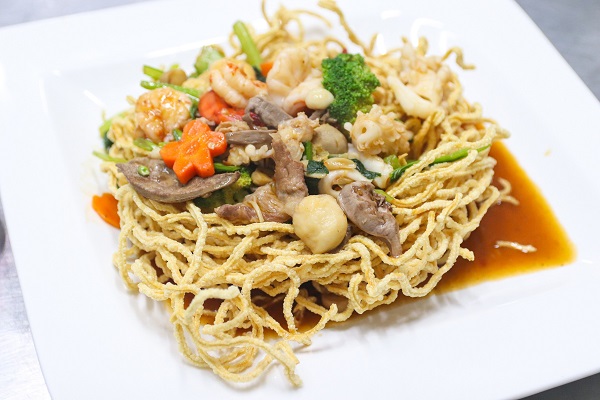 hoc-lam-mi-xao học làm mì xào