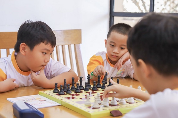day-choi-co-vua-cho-tre-em dạy chơi cờ vua cho trẻ em
