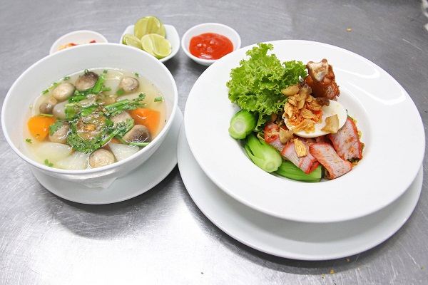 hoc-lam-mi-tron-xa-xiu học làm mì trộn xá xíu