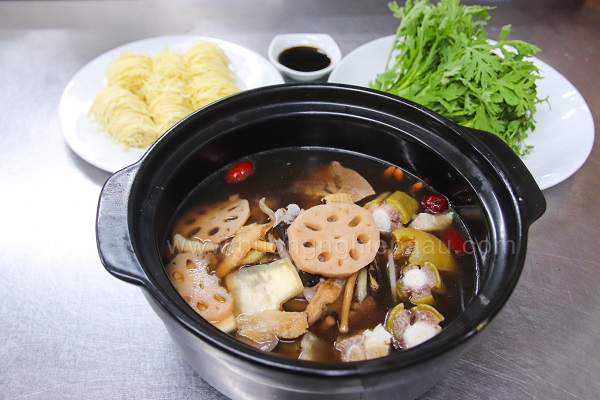 hoc-nau-lau-bo-tiem-thuoc-bac học nấu lẩu bò tiềm thuốc bắc