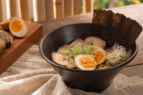hoc-nau-mi-ramen học nấu mì ramen