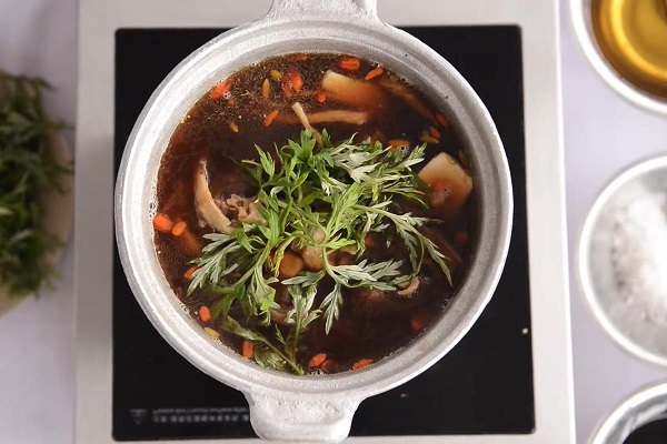 hoc-nau-tuy-tan-ngai-cuu học nấu tủy tần ngải cứu