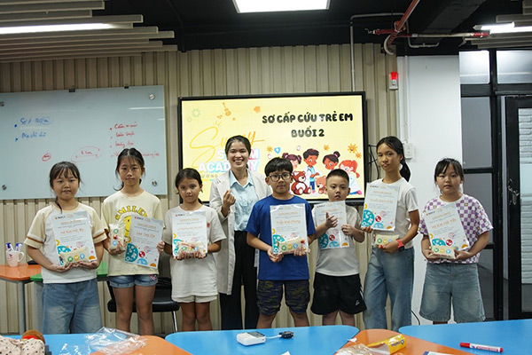 lop-hoc-so-cap-cuu-cho-tre-em lớp học sơ cấp cứu cho trẻ em