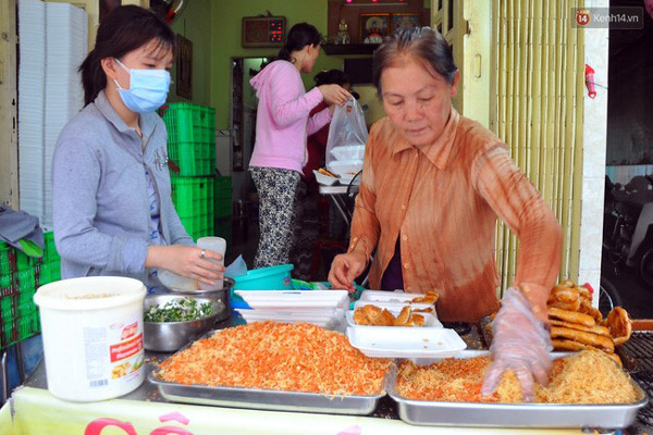 Bánh mì nướng muối ớt là mặt hàng kinh doanh ít vốn