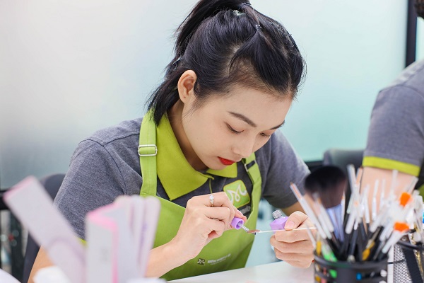 hoc-thiet-ke-gel-van-da học thiết kế gel vân đá