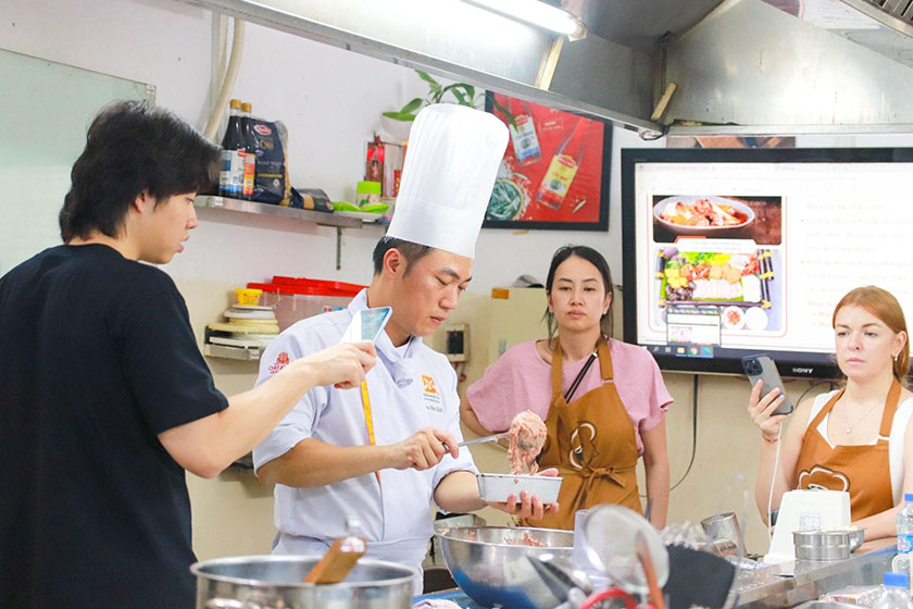 hinh-anh-chuyen-de-banh-mi-que-02 hình ảnh lớp học Chuyên Đề Bánh Mì Que 02